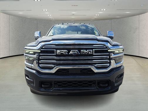 2026 RAM 3500 Laramie Crew Cab 4x4 8' Box