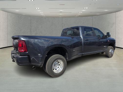 2026 RAM 3500 Laramie Crew Cab 4x4 8' Box