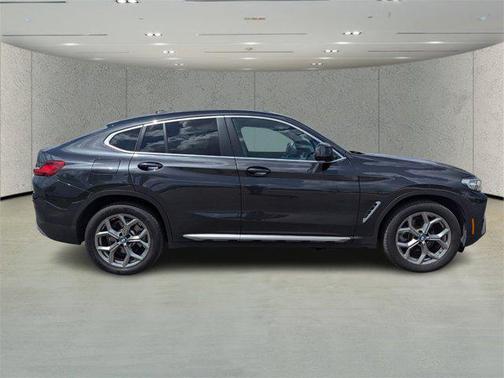 2024 BMW X4 xDrive30i