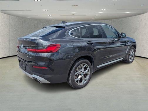 2024 BMW X4 xDrive30i