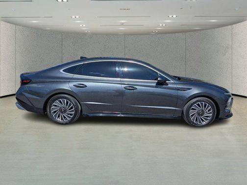 2024 Hyundai SONATA Hybrid Limited