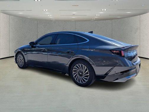 2024 Hyundai SONATA Hybrid Limited