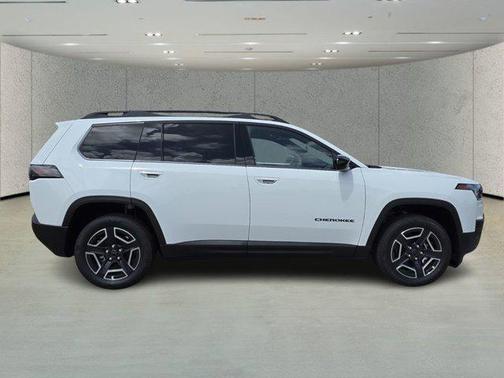 Bright White Clearcoat 2026 Jeep Cherokee Laredo 4x4