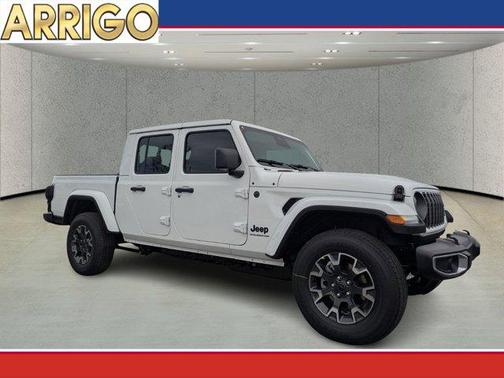 2026 Jeep Gladiator Sahara 4x4