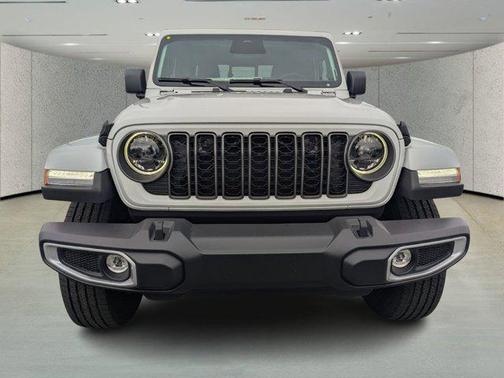 2026 Jeep Gladiator Sahara 4x4