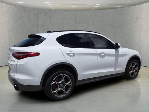 Alfa White 2022 Alfa Romeo Stelvio Ti