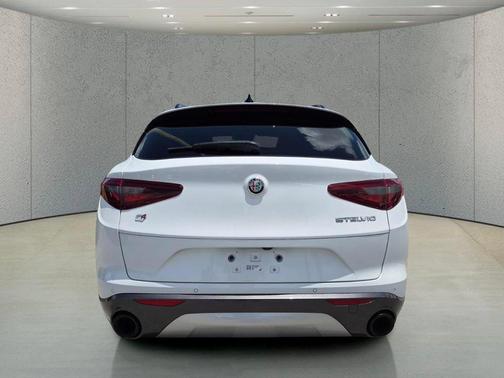 Alfa White 2022 Alfa Romeo Stelvio Ti