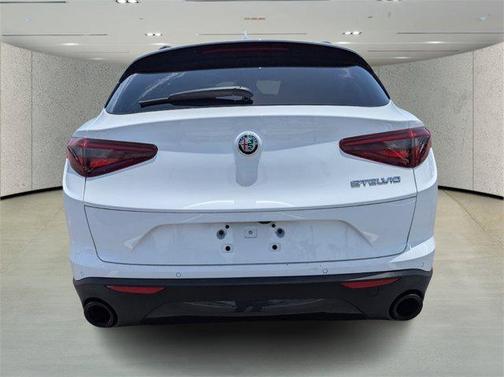 2022 Alfa Romeo Stelvio Sprint