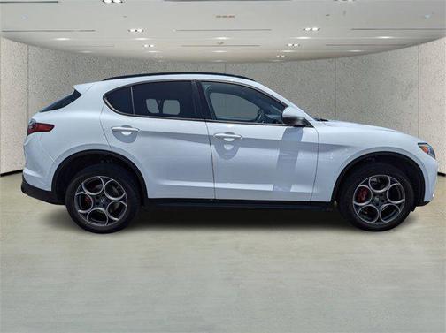 2022 Alfa Romeo Stelvio Sprint