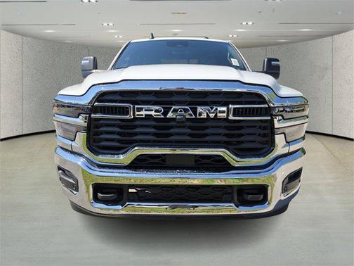 2025 RAM 2500 Tradesman Crew Cab 4x4 6'4' Box