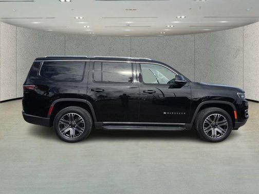 2022 Jeep Wagoneer Series III 4x2