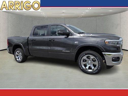 Granite Crystal Metallic Clearcoat 2026 RAM 1500 Big Horn/Lone Star