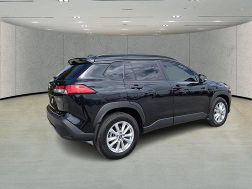 2025 Toyota Corolla Cross LE