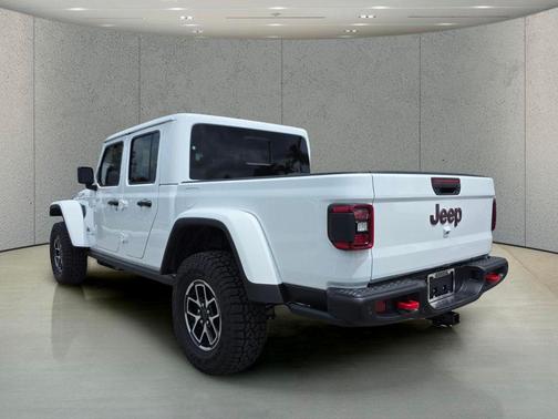 Bright White Clearcoat 2026 Jeep Gladiator Rubicon