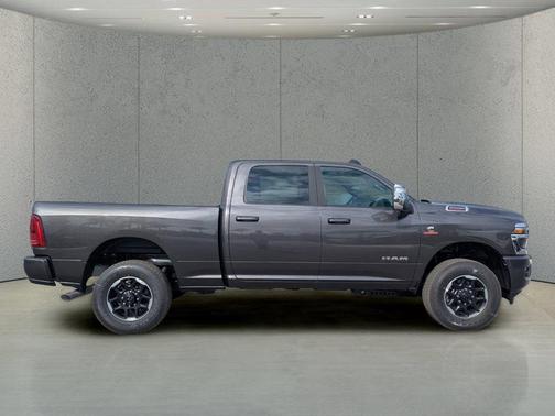 Granite Crystal Metallic Clearcoat 2026 RAM 2500 Laramie Crew Cab 4x4 6'4' Box