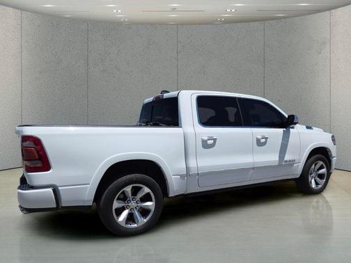 Bright White Clearcoat 2021 RAM 1500 Limited