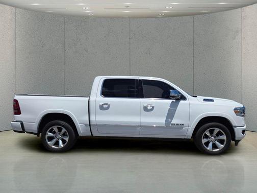 Bright White Clearcoat 2021 RAM 1500 Limited