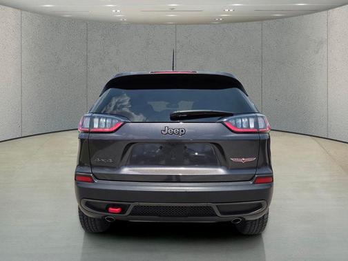 Granite Crystal Metallic Clearcoat 2022 Jeep Cherokee Trailhawk