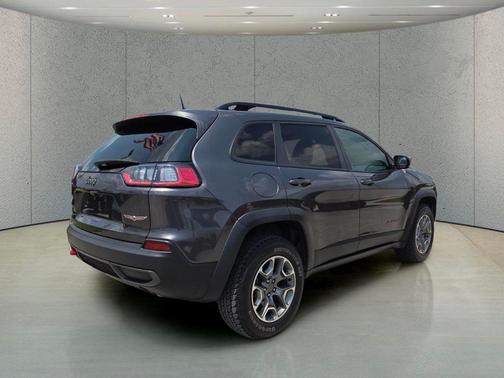 Granite Crystal Metallic Clearcoat 2022 Jeep Cherokee Trailhawk