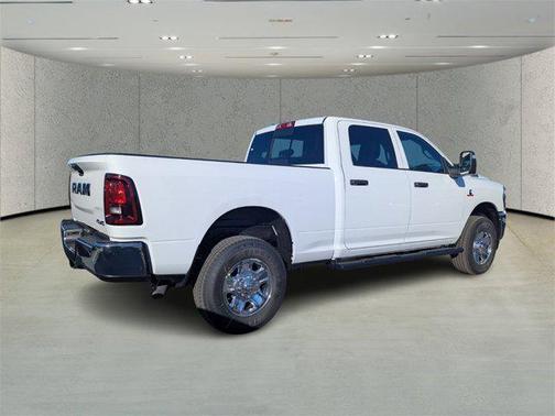 2026 RAM 2500 Tradesman Crew Cab 4x4 6'4' Box