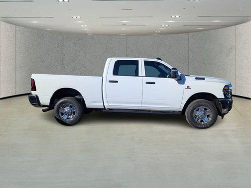 2026 RAM 2500 Tradesman Crew Cab 4x4 6'4' Box
