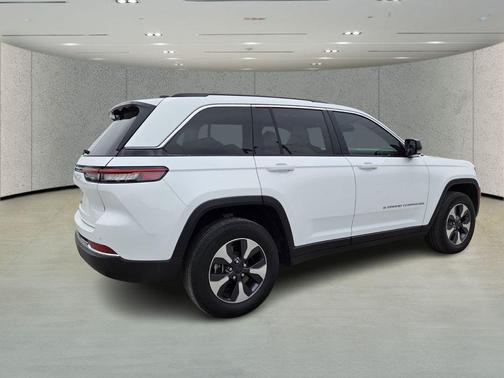 2022 Jeep Grand Cherokee 4xe Base