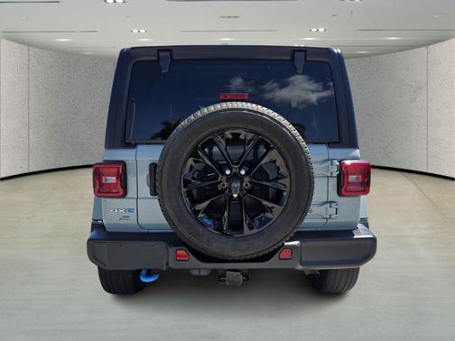 Earl Clearcoat 2023 Jeep Wrangler 4xe Sahara