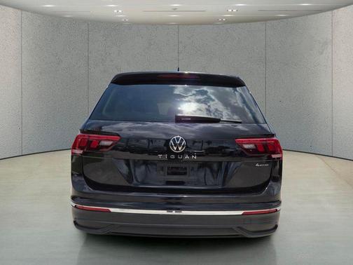 Deep Black 2022 Volkswagen Tiguan 2.0T S 4MOTION