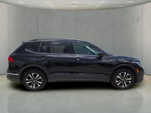 Deep Black 2022 Volkswagen Tiguan 2.0T S 4MOTION