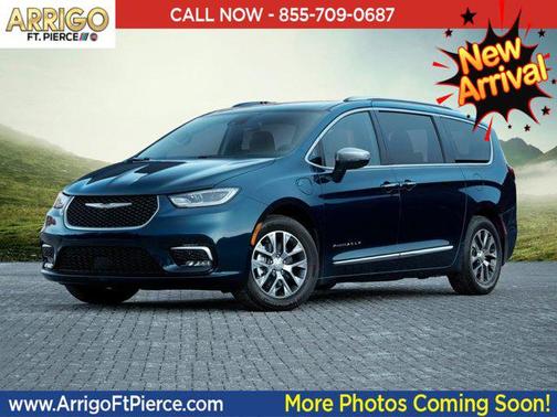 2024 Chrysler Pacifica Hybrid Select