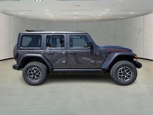 Granite Crystal Metallic Clearcoat 2026 Jeep Wrangler Rubicon