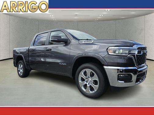 Granite Crystal Metallic Clearcoat 2026 RAM 1500 Big Horn/Lone Star
