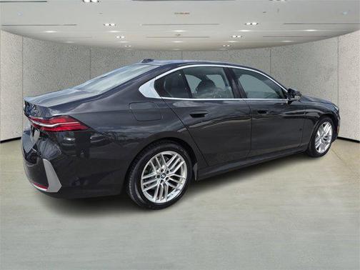 2024 BMW 530 i xDrive