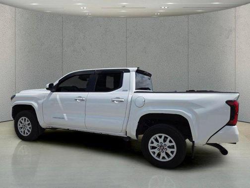 Ice Cap 2024 Toyota Tacoma SR5