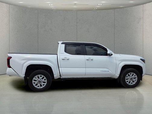 Ice Cap 2024 Toyota Tacoma SR5