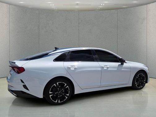 Glacial White Pearl 2023 Kia K5 GT-Line