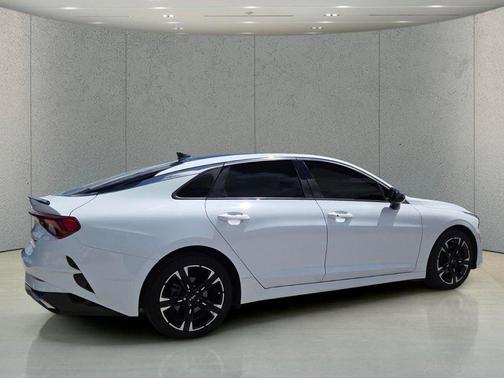 Glacial White Pearl 2023 Kia K5 GT-Line