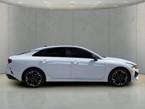 Glacial White Pearl 2023 Kia K5 GT-Line