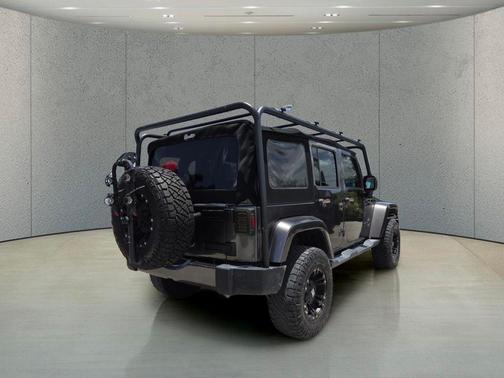 Granite Crystal Metallic Clearcoat 2017 Jeep Wrangler Unlimited Sahara