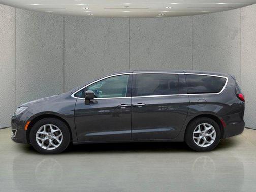Granite Crystal Metallic Clearcoat 2019 Chrysler Pacifica Touring Plus