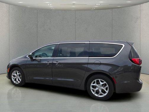 Granite Crystal Metallic Clearcoat 2019 Chrysler Pacifica Touring Plus