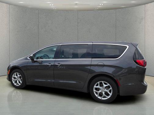 Granite Crystal Metallic Clearcoat 2019 Chrysler Pacifica Touring Plus