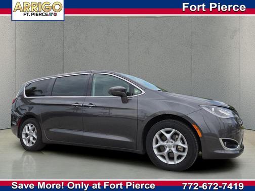 Granite Crystal Metallic Clearcoat 2019 Chrysler Pacifica Touring Plus