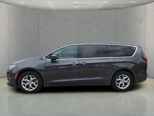 Granite Crystal Metallic Clearcoat 2019 Chrysler Pacifica Touring Plus