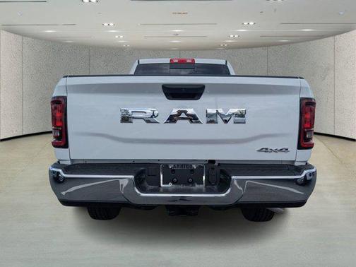 2026 RAM 2500 Tradesman Crew Cab 4x4 6'4' Box
