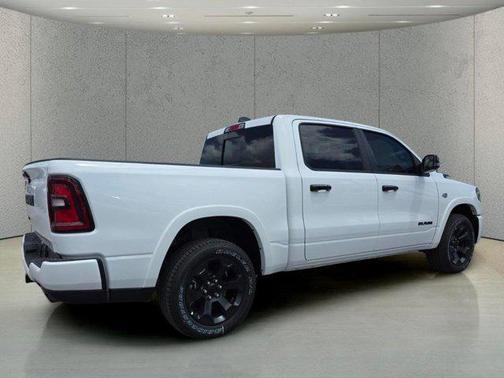 Bright White Clearcoat 2026 RAM 1500 Big Horn/Lone Star