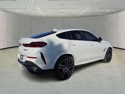 2021 BMW X6 M50i