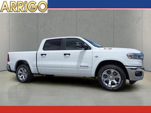 Bright White Clearcoat 2026 RAM 1500 Big Horn/Lone Star