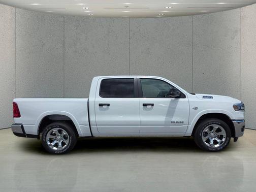 Bright White Clearcoat 2026 RAM 1500 Big Horn/Lone Star