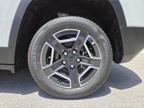 Bright White Clearcoat 2026 Jeep Cherokee Limited